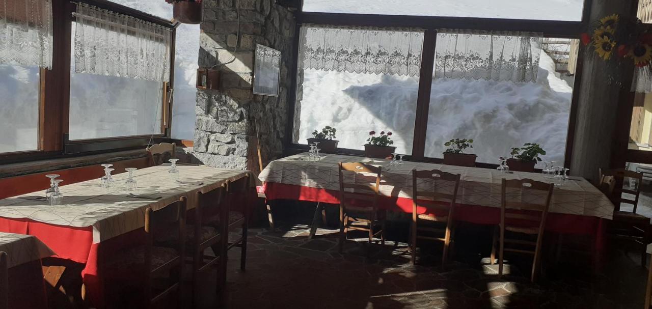 Albergo Nuoitas ฟอร์นี ดิ โซปรา ภายนอก รูปภาพ