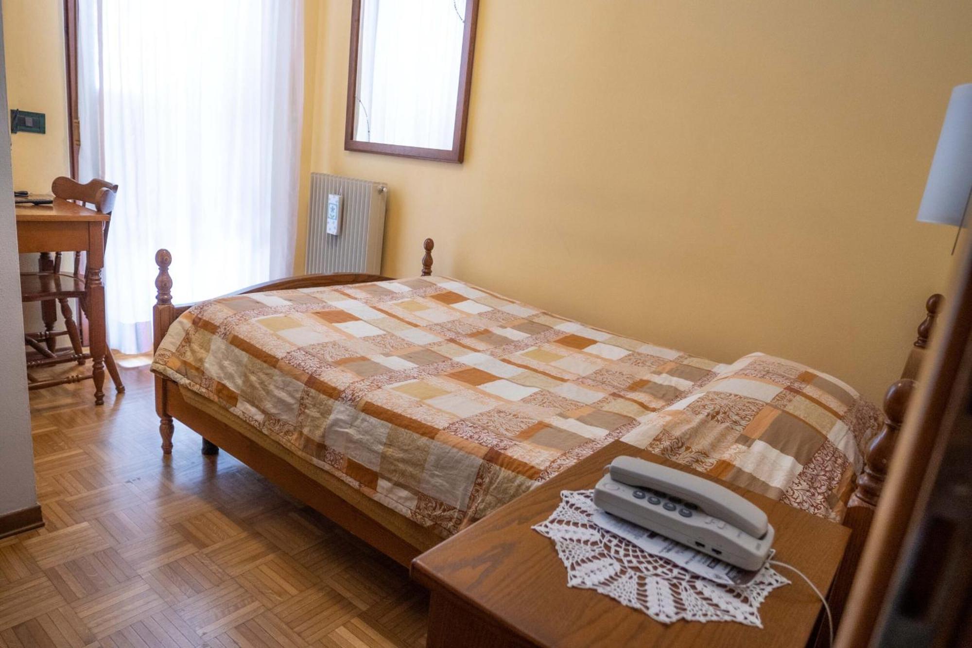 Albergo Nuoitas ฟอร์นี ดิ โซปรา ภายนอก รูปภาพ